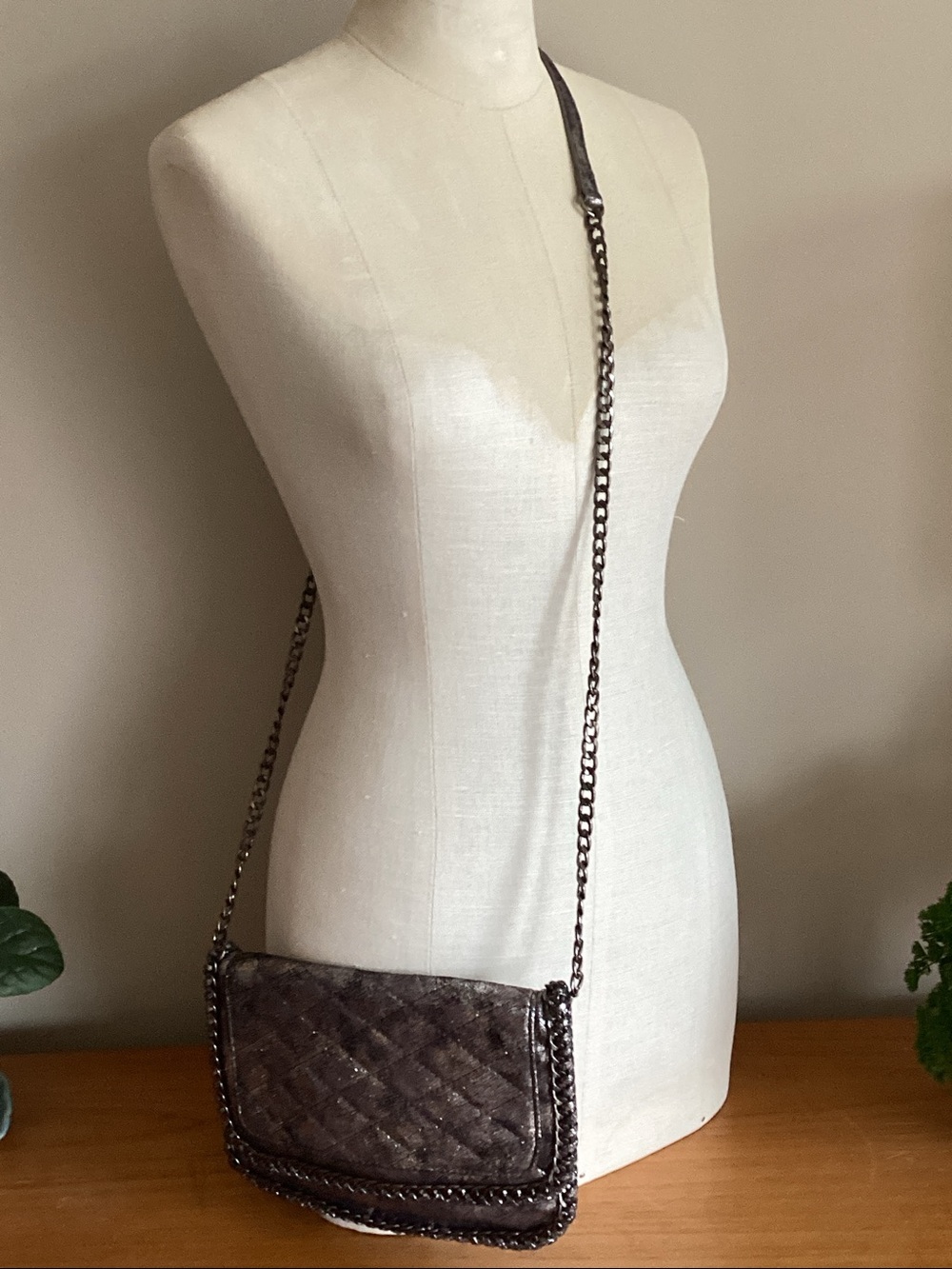Quilted Grey shoulder Bag with chain strap.